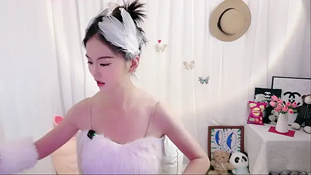 Snapshot of Ella-008 chatting on June 2026 05:31:01 AM Ella-008 online show from June 2026 05:31:01 AM