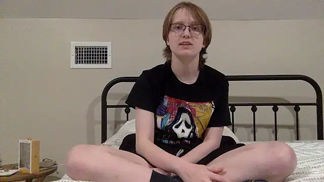 Snapshot of softie_callie chatting on June 2026 01:38:02 AM softie callie online show from June 2026 01:38:02 AM