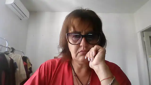 Snapshot of ErikaXShine chatting on August 2026 11:37:01 AM ErikaXShine online show from August 2026 11:37:01 AM