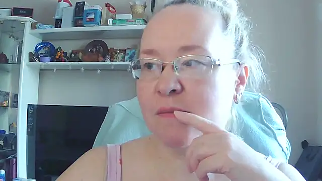 Snapshot of Viola27 chatting on July 2026 08:44:02 AM Viola27 online show from July 2026 08:44:02 AM