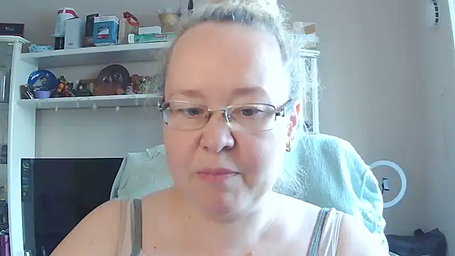 Snapshot of Viola27 chatting on July 2026 11:01:02 AM Viola27 online show from July 2026 11:01:02 AM