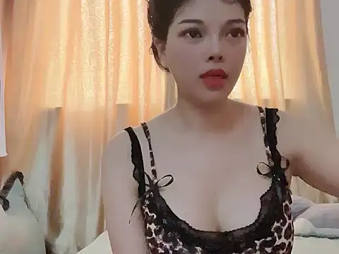 Snapshot of Karen8686 chatting on June 2026 07:39:01 AM Karen8686 online show from June 2026 07:39:01 AM