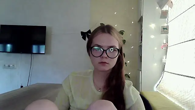 AvrilGillig online show from June 2026 06:07:01 AM