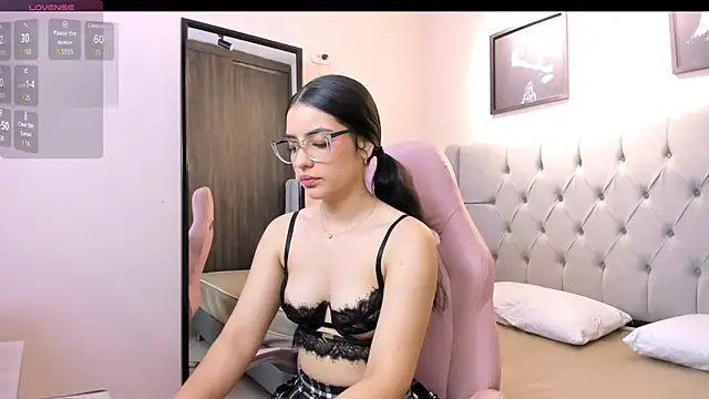 Snapshot of AZ_Aliiz chatting on July 2026 12:37:01 AM AZ Aliiz online show from July 2026 12:37:01 AM
