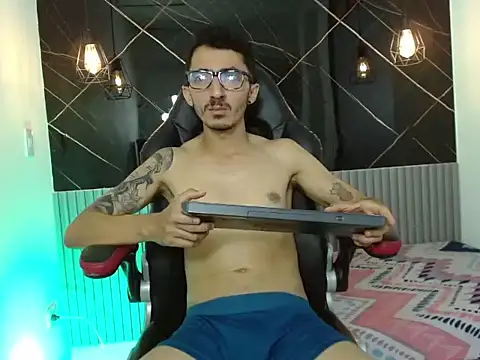DylanAnderson1 online show from June 2026 09:29:01 PM
