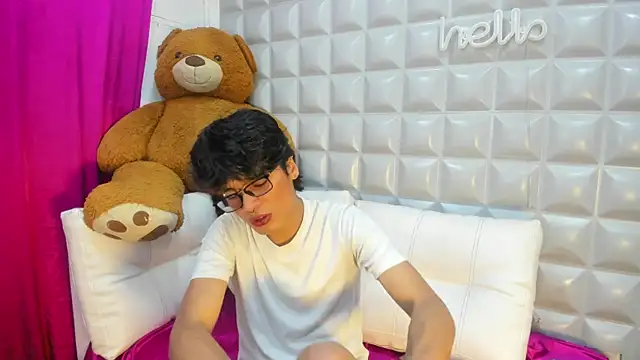 Snapshot of maximo_2019 chatting on July 2026 09:08:02 PM maximo 2019 online show from July 2026 09:08:02 PM