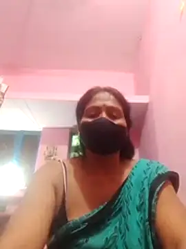 Snapshot of YAMUNA_033 chatting on June 2026 09:01:01 AM YAMUNA 033 online show from June 2026 09:01:01 AM