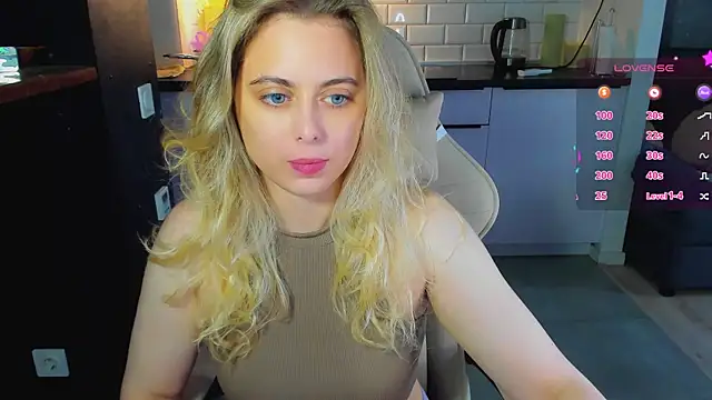 Snapshot of blonde_kellyy chatting on August 2026 04:15:02 AM blonde kellyy online show from August 2026 04:15:02 AM