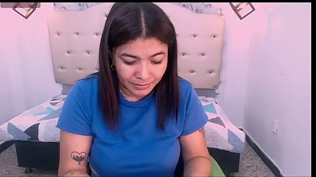 Snapshot of brenda-hot21 chatting on June 2026 12:02:02 AM brenda-hot21 online show from June 2026 12:02:02 AM