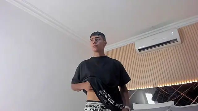 Bruno fox online show from June 2026 07:18:02 PM