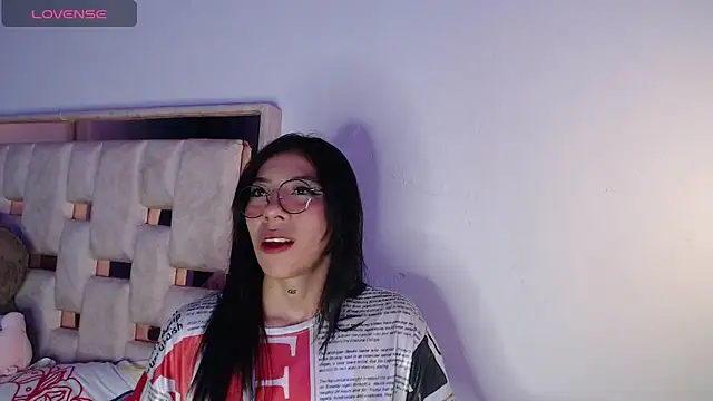 Snapshot of LAILA_GOMEZ1 chatting on June 2026 04:21:02 AM LAILA GOMEZ1 online show from June 2026 04:21:02 AM