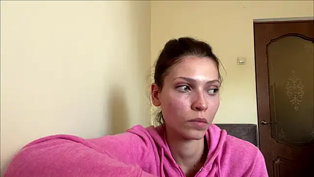 Snapshot of CellularTwiddle chatting on June 2026 06:56:01 AM CellularTwiddle online show from June 2026 06:56:01 AM