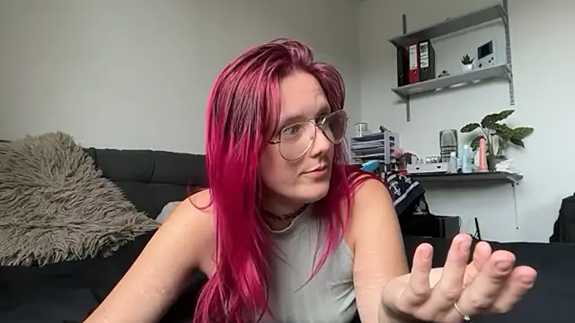 Snapshot of LeaLoveXXX chatting on July 2026 07:05:02 AM LeaLoveXXX online show from July 2026 07:05:02 AM