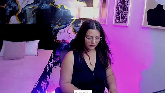 Snapshot of Miss_Kloee chatting on June 2026 11:53:01 AM Miss Kloee online show from June 2026 11:53:01 AM