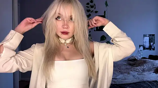 Snapshot of Velvets_Vixens01 chatting on June 2026 04:28:02 PM Velvets Vixens01 online show from June 2026 04:28:02 PM