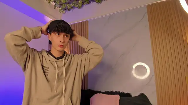 Snapshot of im_ethan_ chatting on June 2026 11:22:02 AM im ethan online show from June 2026 11:22:02 AM