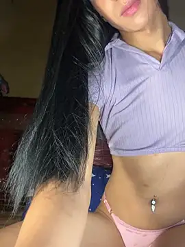 Snapshot of lady_Tayron chatting on July 2026 05:00:02 AM lady Tayron online show from July 2026 05:00:02 AM