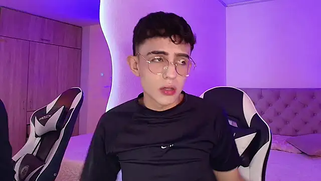 Snapshot of Eithan__wolf chatting on June 2026 09:19:02 PM Eithan wolf online show from June 2026 09:19:02 PM