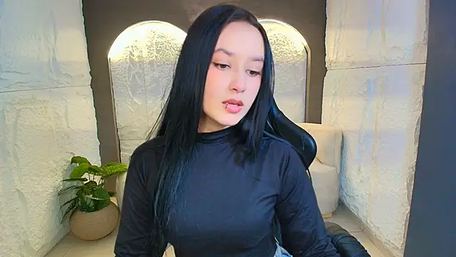 Aleja r  online show from July 2026 07:38:01 PM