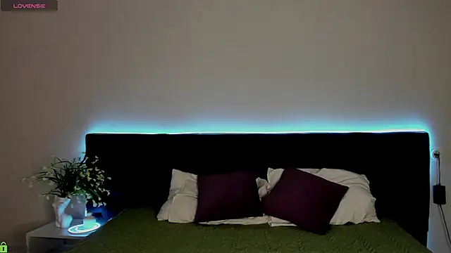 Velvet Kisss online show from June 2026 01:25:01 AM