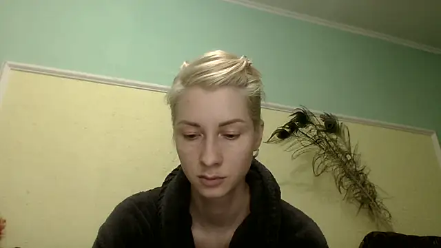 Snapshot of AmberandBlond chatting on June 2026 05:37:01 PM AmberandBlond online show from June 2026 05:37:01 PM