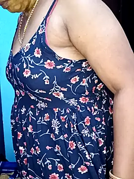 Snapshot of tamil_sarah chatting on July 2026 06:32:02 PM tamil sarah online show from July 2026 06:32:02 PM