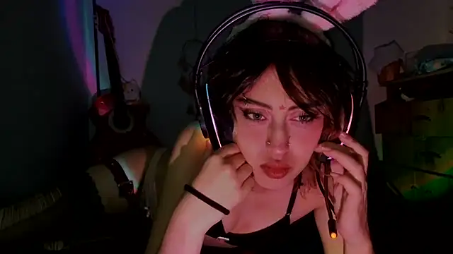 kittenpasive30 online show from July 2026 04:00:02 AM