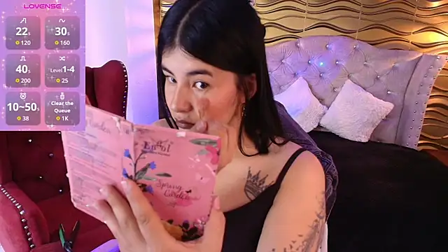 Snapshot of _Ninaharpper chatting on June 2026 01:04:01 PM Ninaharpper online show from June 2026 01:04:01 PM