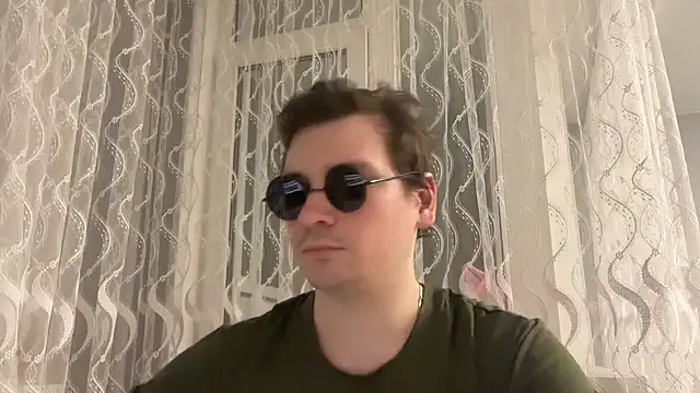 Snapshot of Svertyn chatting on June 2026 07:44:02 PM Svertyn online show from June 2026 07:44:02 PM