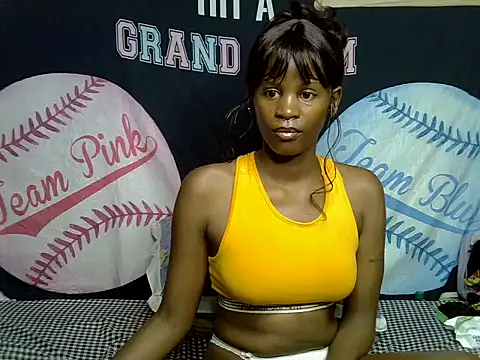 Snapshot of Queen_slay2 chatting on July 2026 08:10:01 AM Queen slay2 online show from July 2026 08:10:01 AM