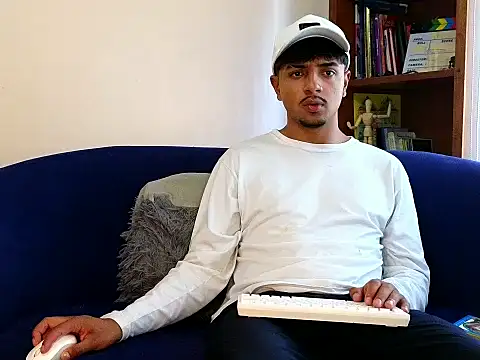Snapshot of DavidsBoner chatting on June 2026 09:13:02 PM DavidsBoner online show from June 2026 09:13:02 PM