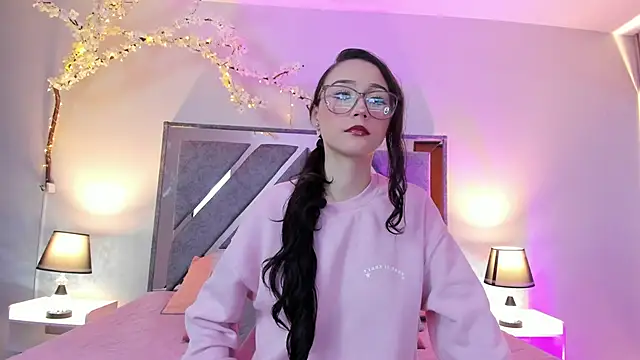Snapshot of Miss_Belu chatting on June 2026 04:04:02 AM Miss Belu online show from June 2026 04:04:02 AM