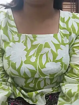 Bold-Divya1 online show from June 2026 04:09:02 PM