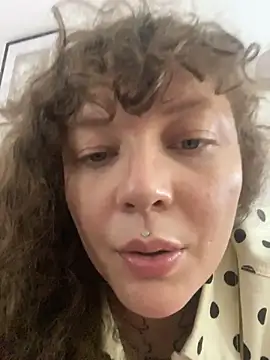 antonellastonnn online show from June 2026 09:57:02 PM