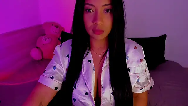 NicolePasqualott online show from November 2025 06:01:01 PM