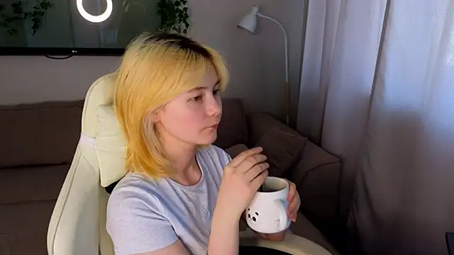 Emily Miu online show from June 2026 02:58:01 AM