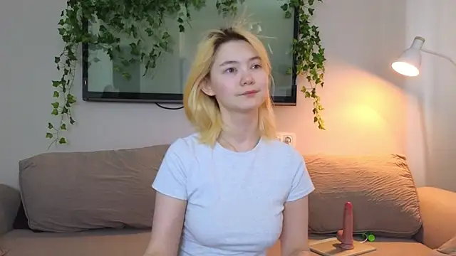 Emily Miu online show from July 2026 04:59:02 AM