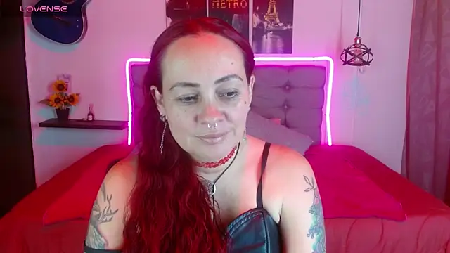 Snapshot of Cris_suitexx chatting on June 2026 03:47:01 PM Cris suitexx online show from June 2026 03:47:01 PM