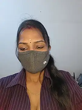 Snapshot of YALINITWO7_TAMIL chatting on June 2026 06:11:01 AM YALINITWO7 TAMIL online show from June 2026 06:11:01 AM