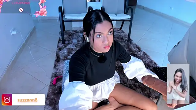Snapshot of SUZZAN-R chatting on June 2026 10:35:01 PM SUZZAN-R online show from June 2026 10:35:01 PM
