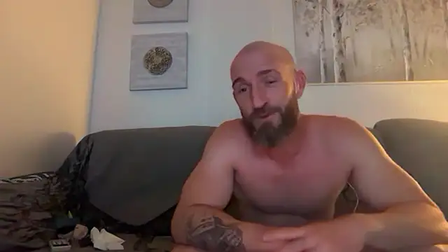 Snapshot of latenightbros chatting on July 2026 10:28:02 PM latenightbros online show from July 2026 10:28:02 PM