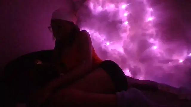 Snapshot of Opal_Rainbow chatting on November 2025 02:32:02 AM Opal Rainbow online show from November 2025 02:32:02 AM