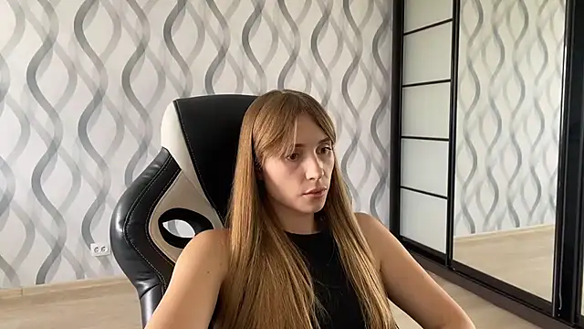 Snapshot of Miss_Luna_meow chatting on June 2026 10:40:02 AM Miss Luna meow online show from June 2026 10:40:02 AM