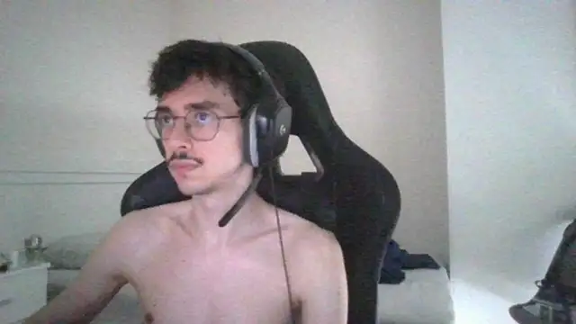 Snapshot of gabrielNovin17cm chatting on June 2026 08:35:01 AM gabrielNovin17cm online show from June 2026 08:35:01 AM