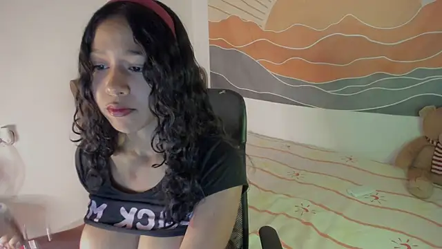 Snapshot of SiaVelour_ chatting on June 2026 10:54:01 PM SiaVelour online show from June 2026 10:54:01 PM