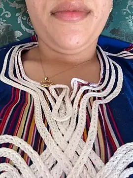 Snapshot of Daloaa_Warda chatting on June 2026 08:32:02 PM Daloaa Warda online show from June 2026 08:32:02 PM