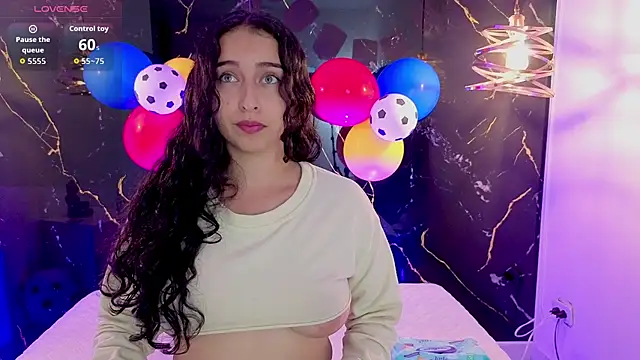 Snapshot of ZoeBlissX chatting on June 2026 11:22:02 AM ZoeBlissX online show from June 2026 11:22:02 AM