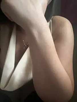 Sexyfemm  online show from June 2026 12:17:01 PM
