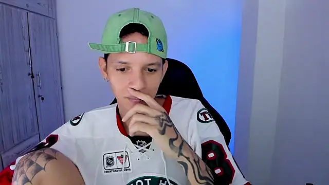 tylerrnova online show from June 2026 03:22:02 AM