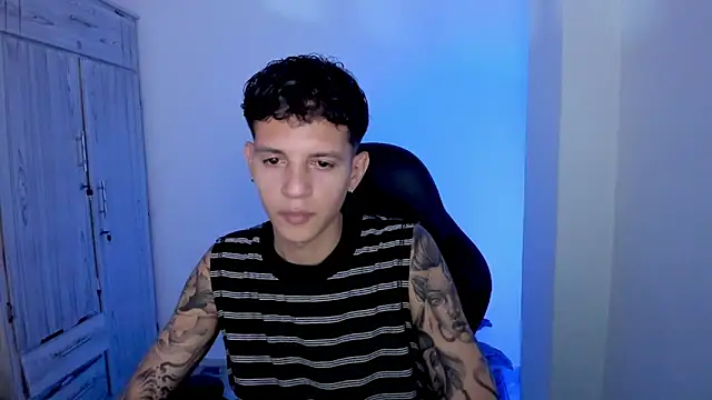tylerrnova online show from June 2026 04:02:01 AM